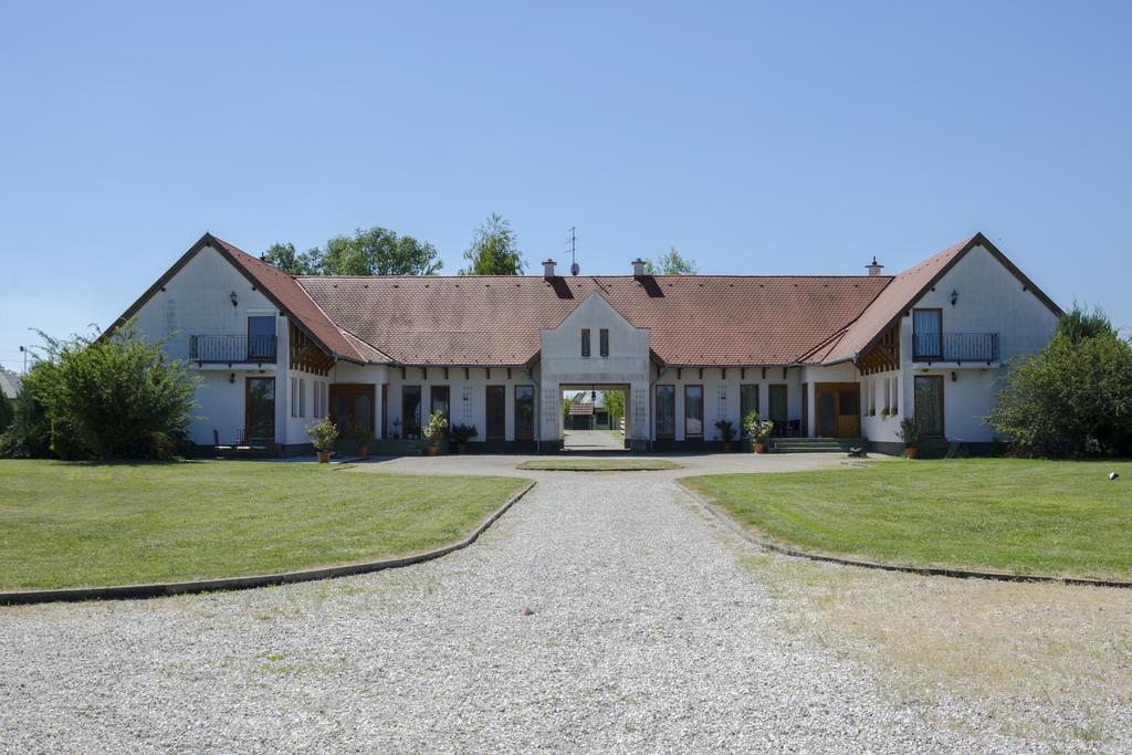 Nagybajcsi Lovaspark és Otthon vendégház Extérieur photo